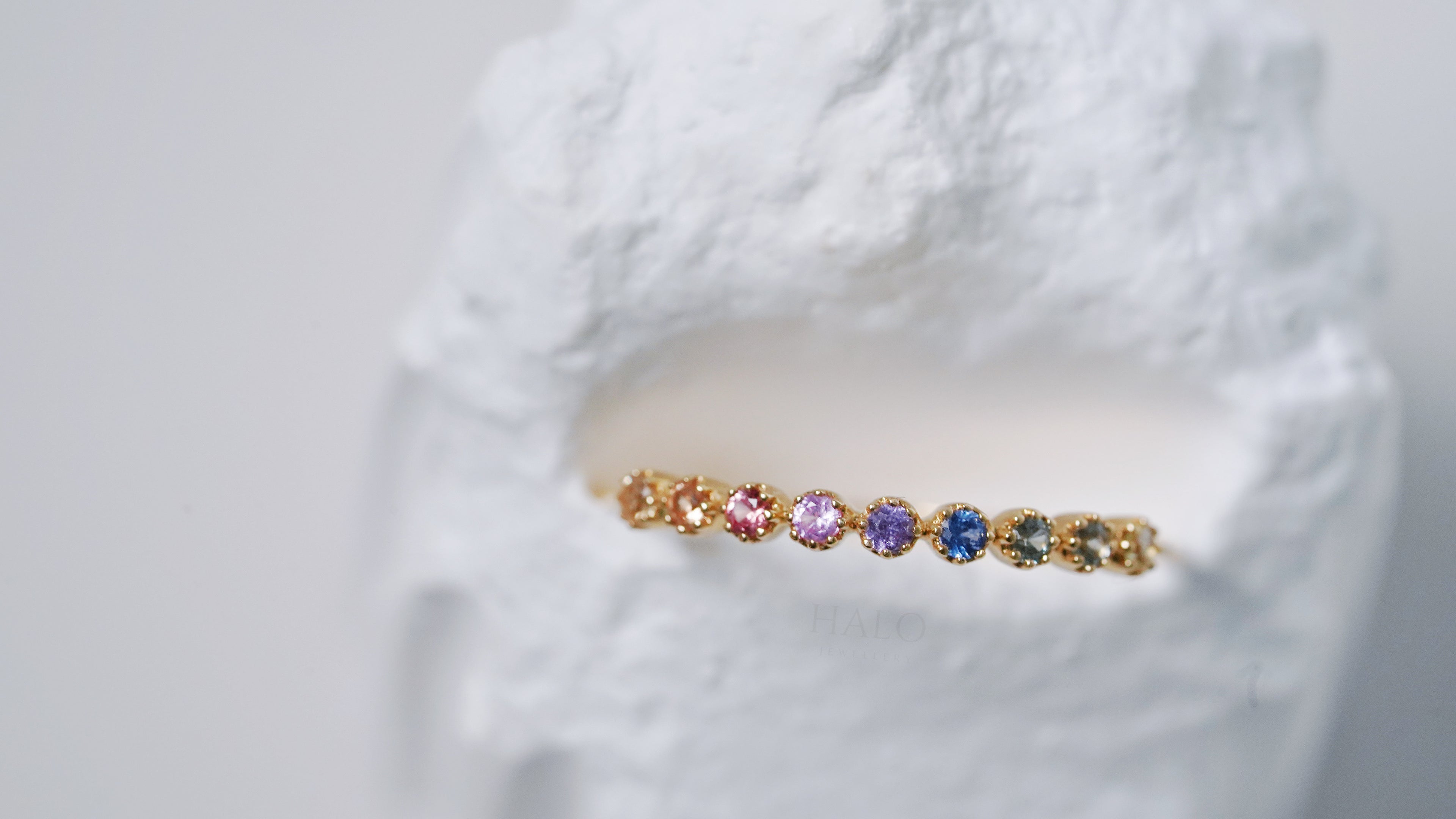 珠邊鑲彩虹戒指