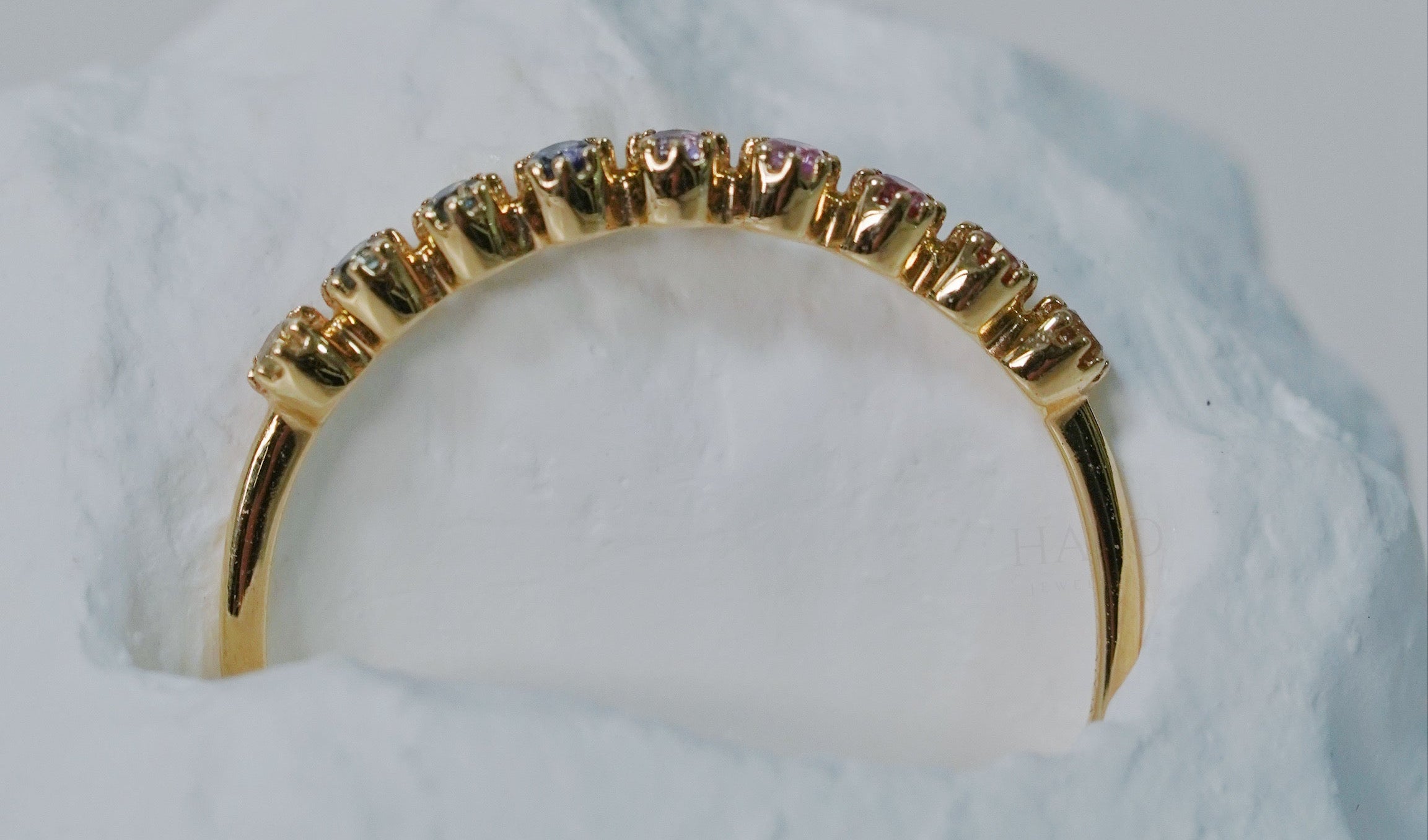 珠邊鑲彩虹戒指