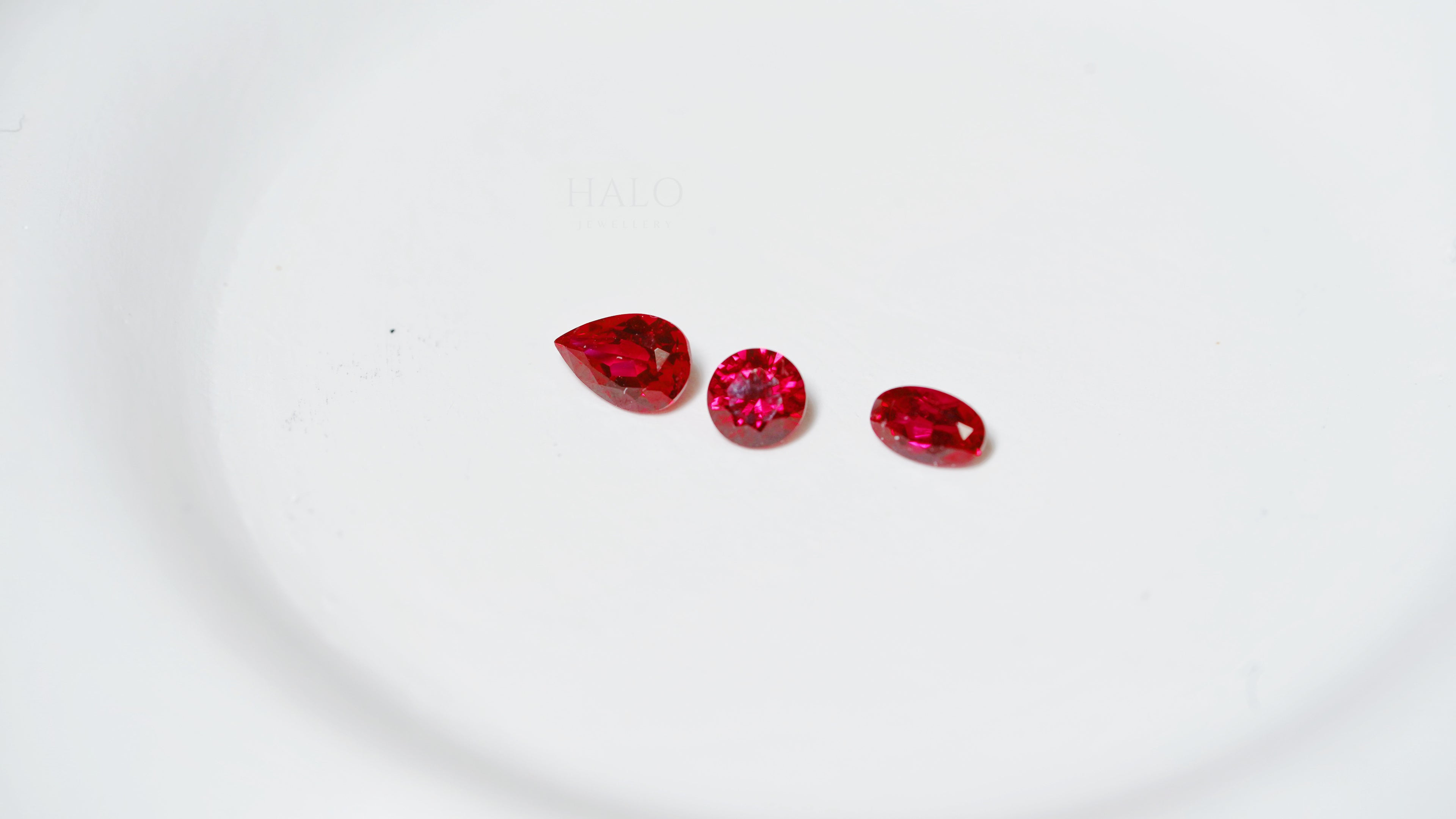 懸浮紅寶石頸鏈