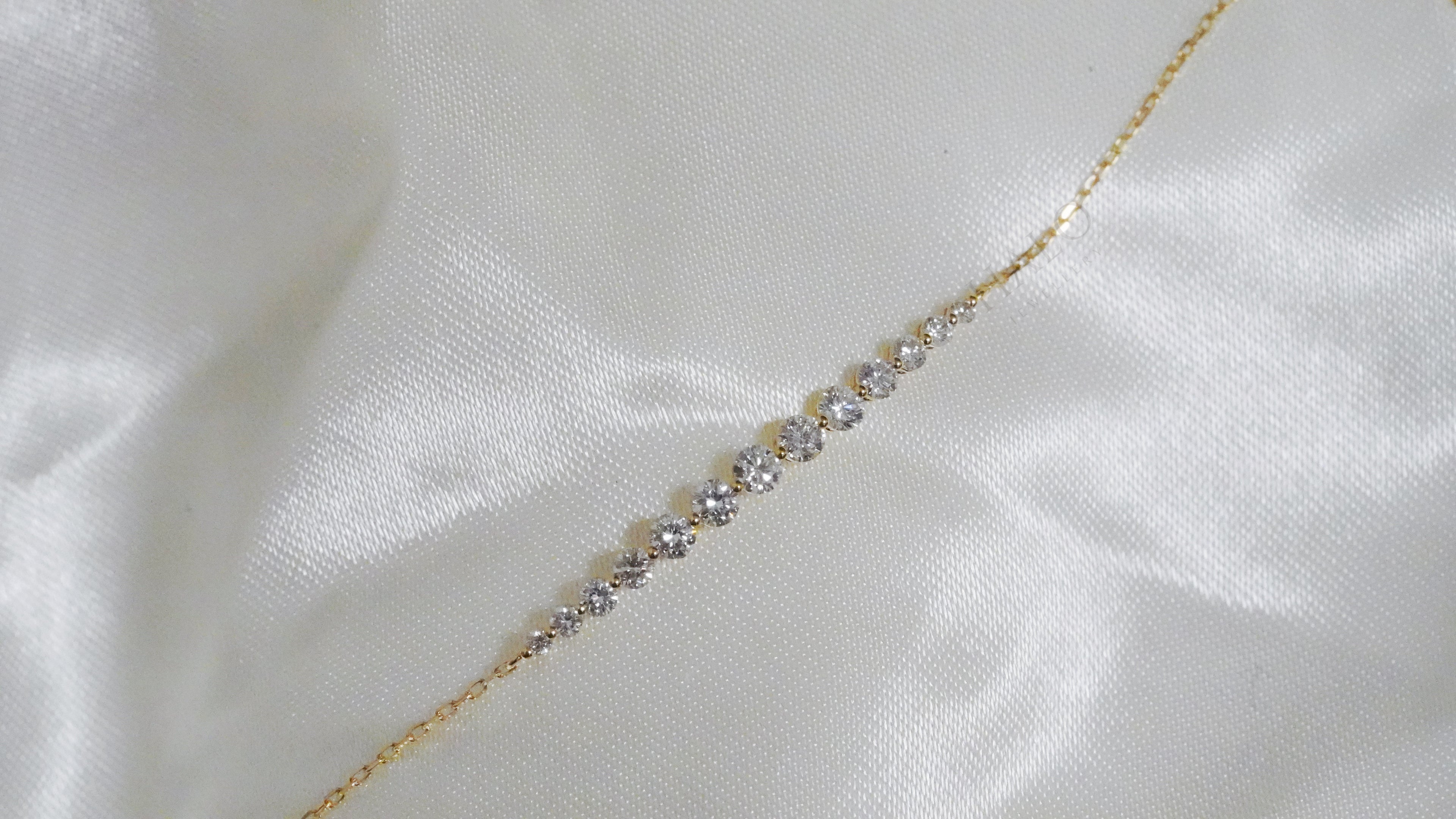 • 兩爪漸變鑽石手鏈 •