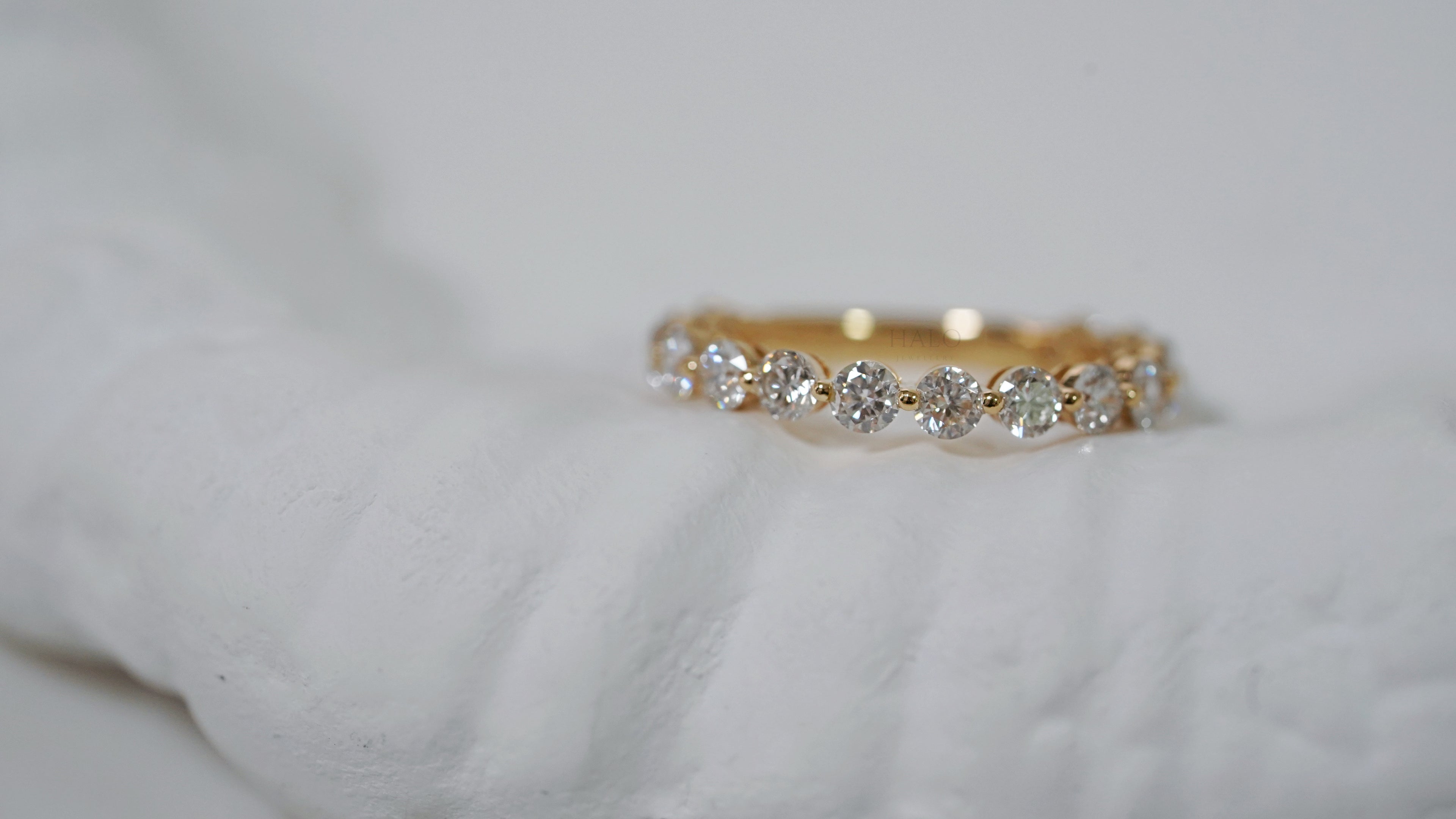 • 單爪線戒 •