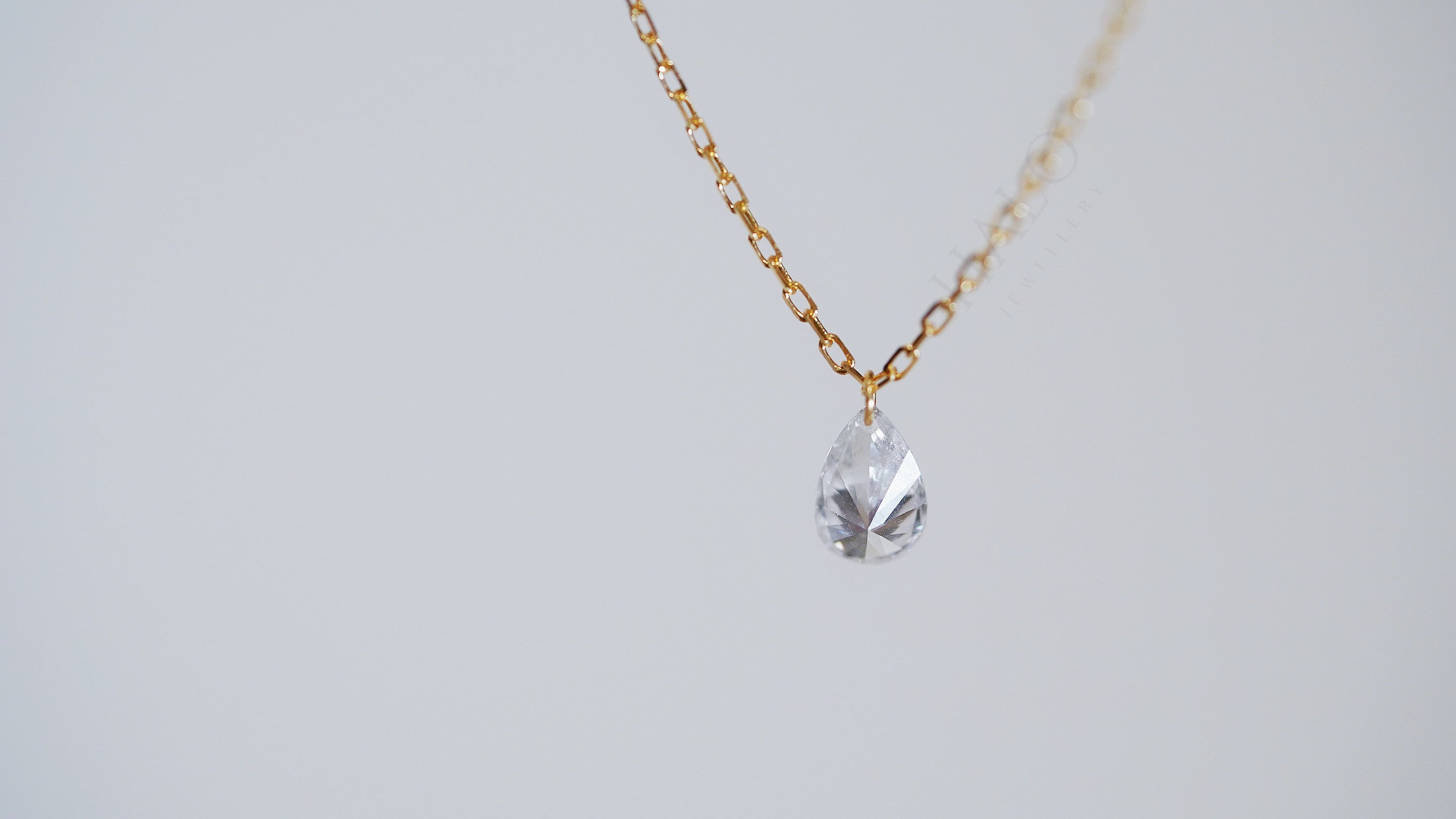 •單粒懸浮鑽石頸鏈•