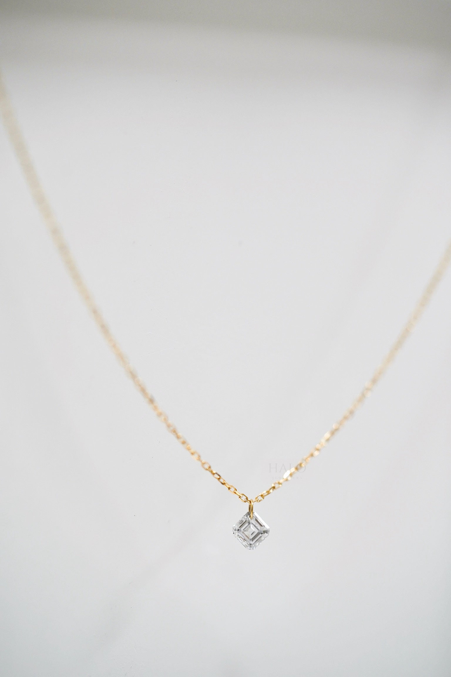 •單粒懸浮鑽石頸鏈•