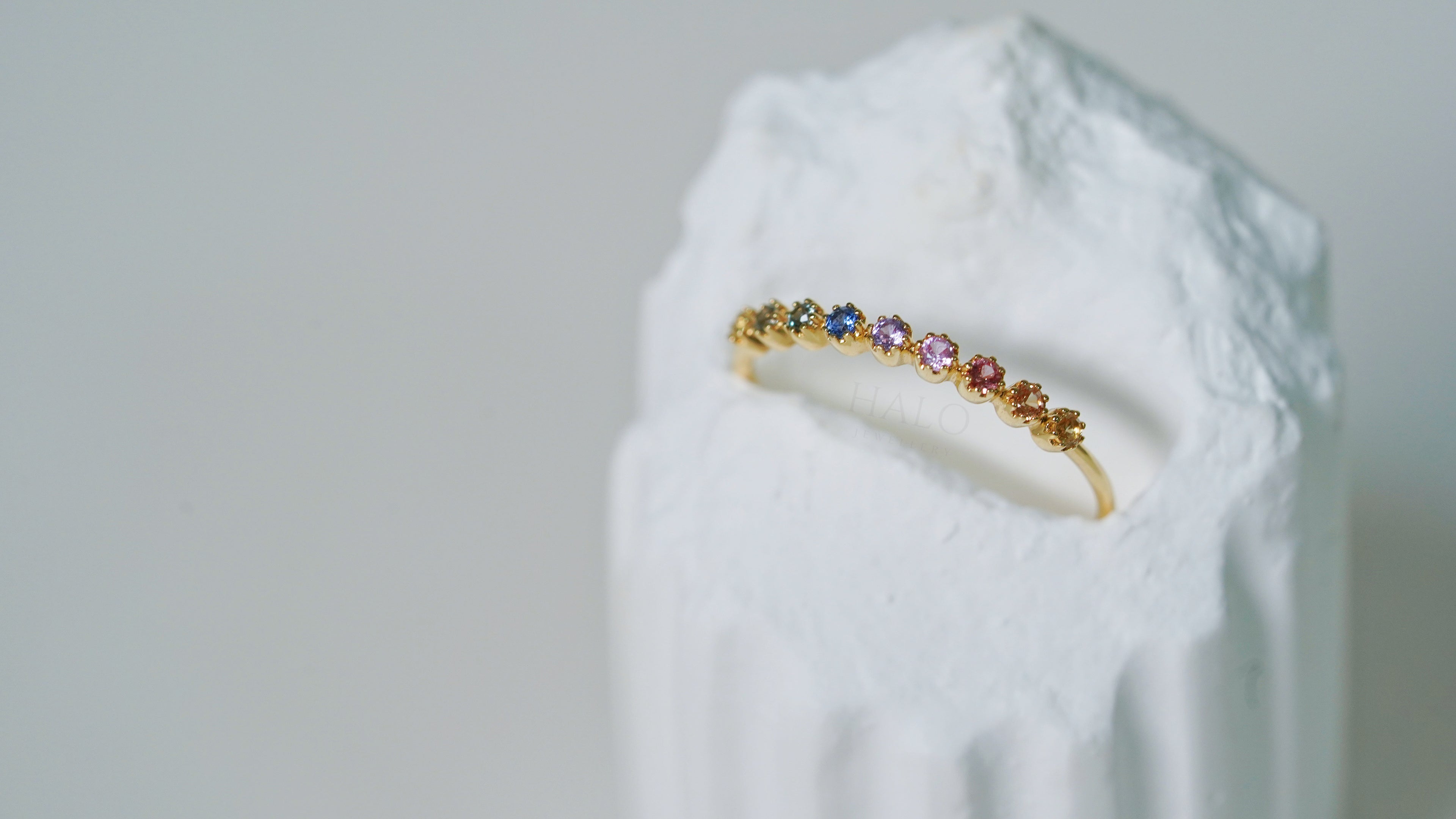 珠邊鑲彩虹戒指