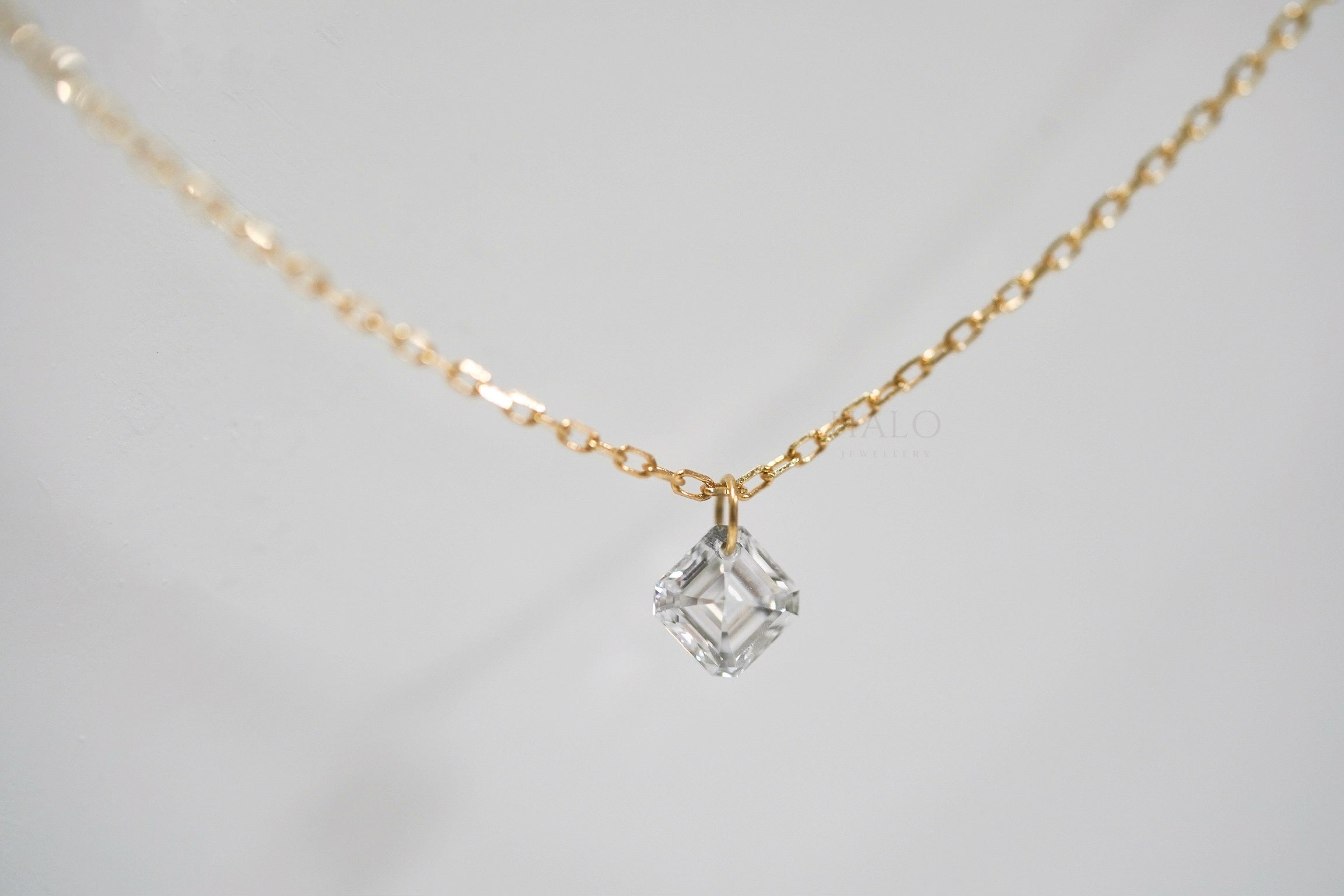 •單粒懸浮鑽石頸鏈•