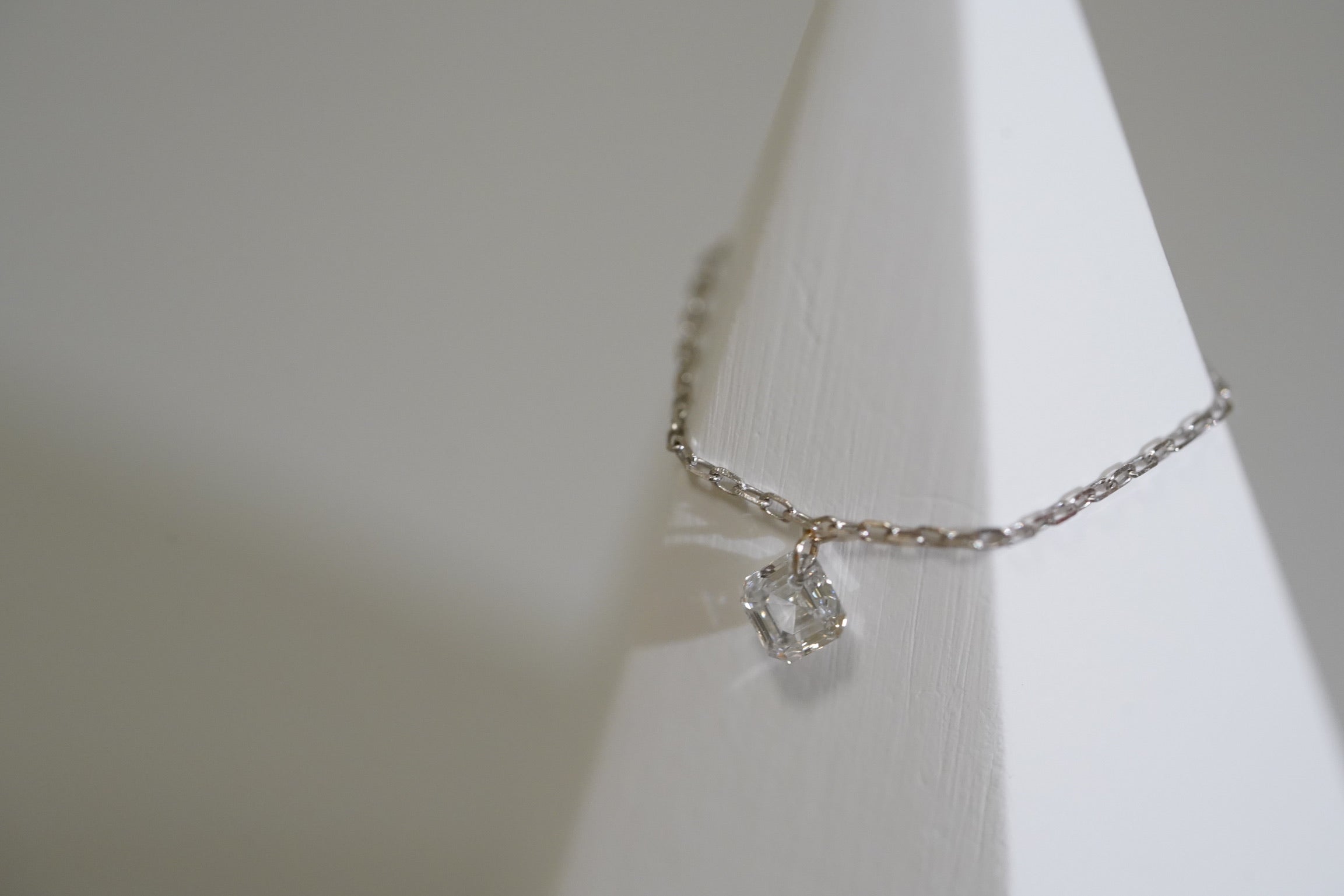 懸浮鑽石鏈戒 (單粒）